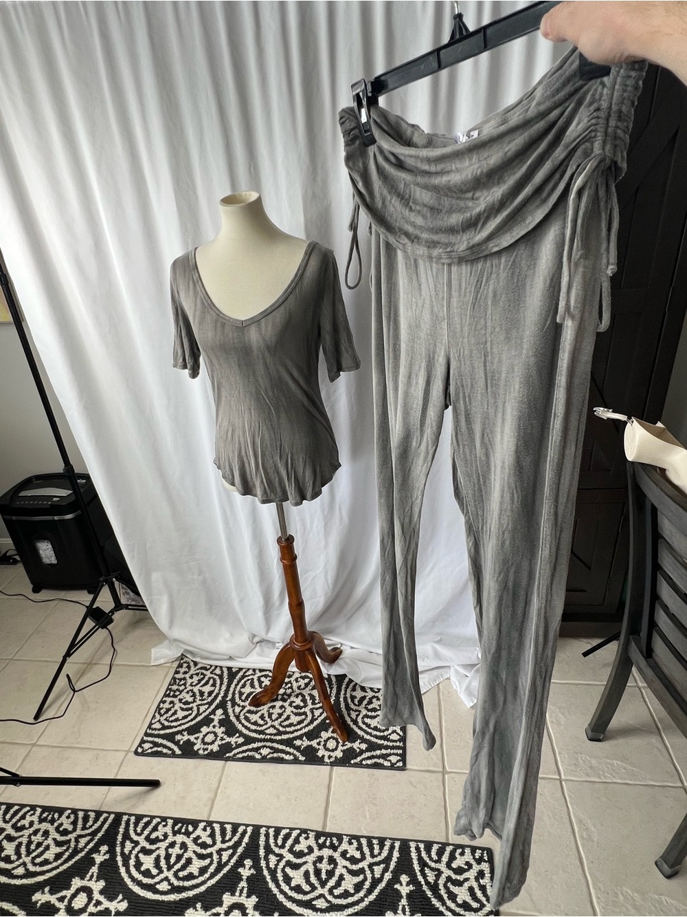 VENUS Gray 2-Piece Lounge Pajama Set | Size Medium